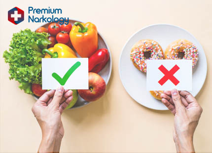 Полезные и вредные продукты на столе